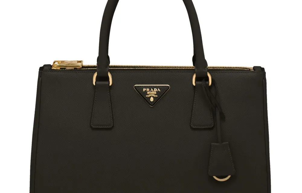 Brand Prada: Evolusi, Identitas, Dan Pengaruhnya Di Dunia Mode