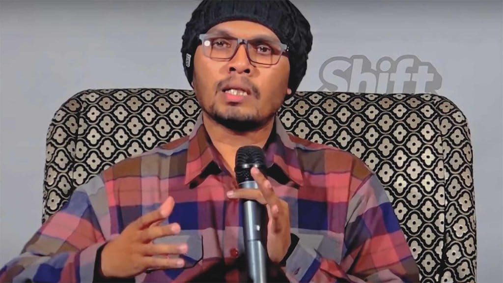 Ustadz Hanan Attaki: Dai Muda Dengan Gaya Dakwah Kekinian