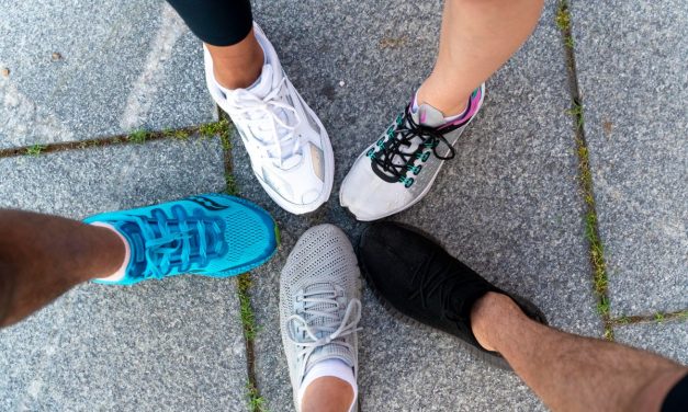 Jenis Sepatu Nyaman Tapi Berbahaya Ntuk Kesehatan Kakimu!