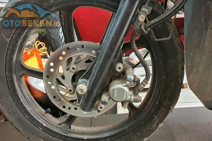 Cara Simpel Memperbaiki Rem Motor Yang Macet